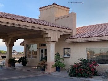Calipatria Inn & Suites