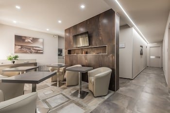 Astoria Deluxe Rooms