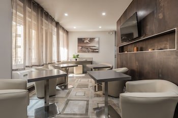 Astoria Deluxe Rooms