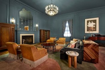 The Marcus Whitman Hotel