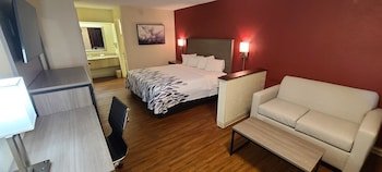 Red Roof Inn & Suites Cornelius - Lake Norman