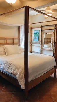 Caye Casa Boutique Hotel