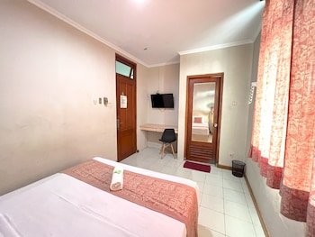 Hotel Winotosastro by OYO Rooms
