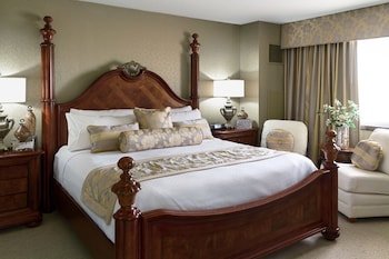 Crowne Plaza Minneapolis West