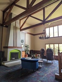 The Lodge Luxury Resort At Lake Harmony