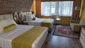 The Lodge Luxury Resort At Lake Harmony
