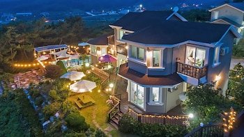 Taean Versailles Pension