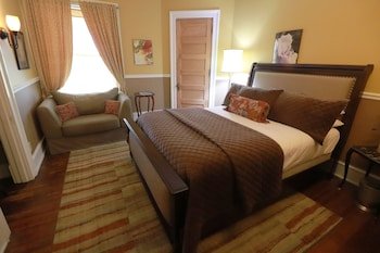 Inn at 835