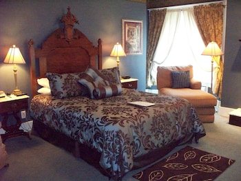 Inn at 835