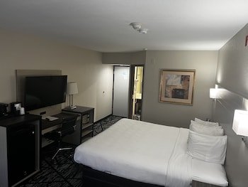 Baymont by Wyndham Monroe Ohio