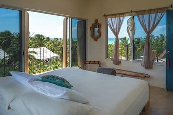Casa Mía El Cuyo Eco Beach Boutique