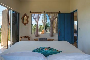 Casa Mía El Cuyo Eco Beach Boutique
