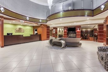 La Quinta Inn & Suites by Wyndham Tulsa Midtown