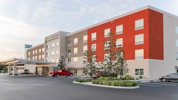 Holiday Inn Express & Suites Tampa East - Ybor City
