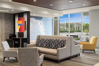 Holiday Inn Express & Suites Tampa East - Ybor City