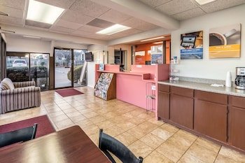 Motel 6 Arlington TX-UTA