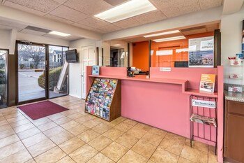 Motel 6 Arlington TX-UTA