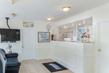 Americas Best Value Inn & Suites-Hyannis/Cape Cod
