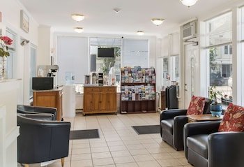 Americas Best Value Inn & Suites-Hyannis/Cape Cod
