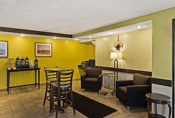 Quality Inn By The Bay
