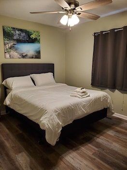 Lazy Dayz Resort