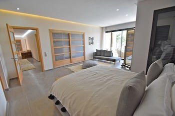 Villa Damyas