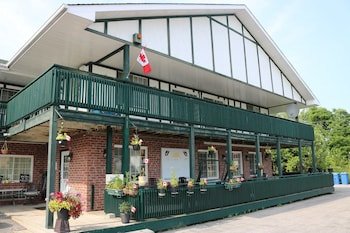 Fenelon Inn