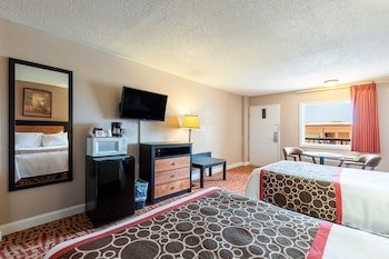 Sundial Inn Motel & Efficiency
