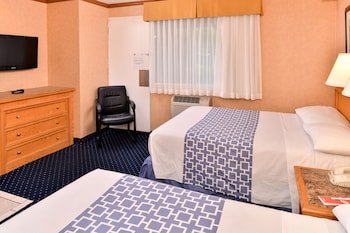 Econo Lodge Motel Village