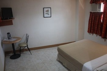 Elegant Circle Inn