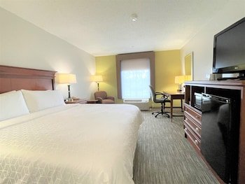 Holiday Inn Express & Suites Sulphur (Lake Charles)