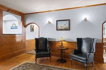 Days Inn by Wyndham Kill Devil Hills Oceanfront - Wilbur