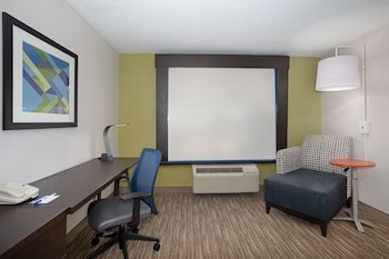 Holiday Inn Express & Suites Longmont