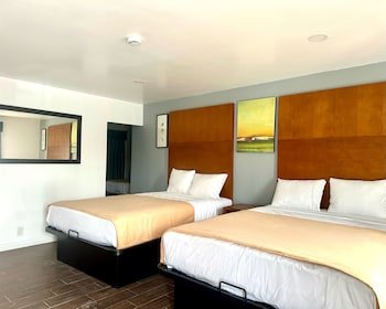 Oceanside Inn & Suites
