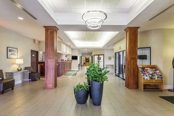 Quality Suites Milwaukee Airport