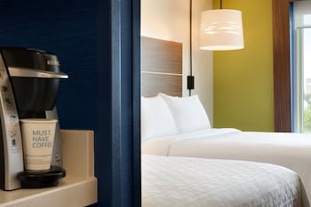 Holiday Inn Express & Suites Dakota Dunes – Event Center
