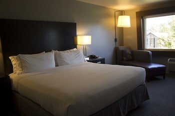 Holiday Inn Express & Suites Tahlequah