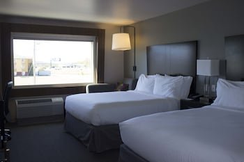 Holiday Inn Express & Suites Tahlequah