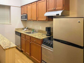 MainStay Suites