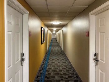 MainStay Suites