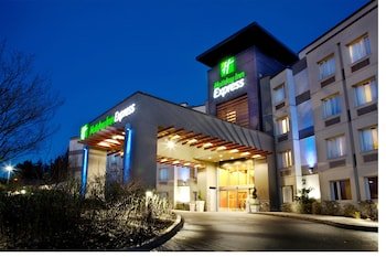 Holiday Inn Express & Suites Langley