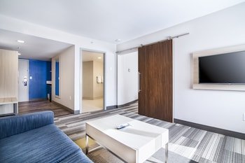 Holiday Inn Express & Suites Langley