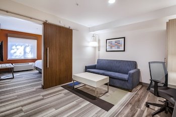 Holiday Inn Express & Suites Langley