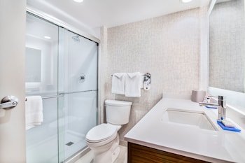 Holiday Inn Express & Suites Langley