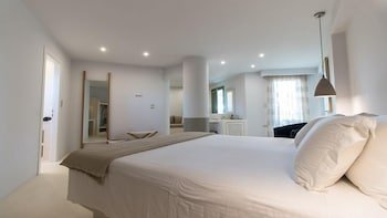 Finikas Beach Hotel