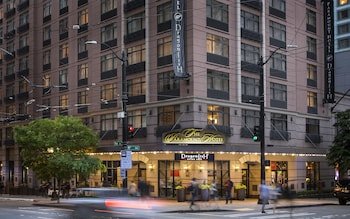 Paramount Hotel