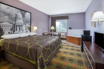 Super 8 by Wyndham Sweet Springs