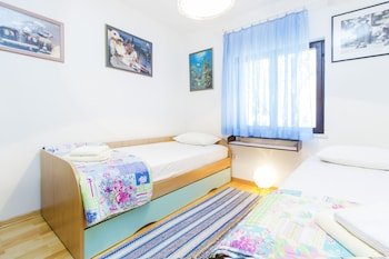 7 Olives Apartments