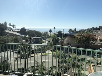Moonlight Beach Motel