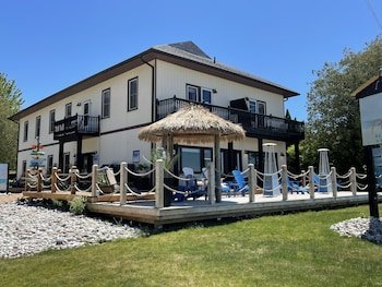 Paradise Inn